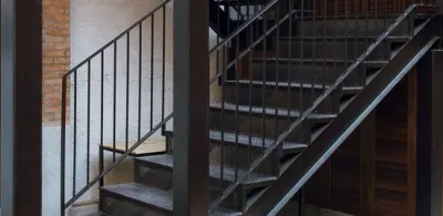 Лестница из швеллера своими руками: пошаговые инструкции