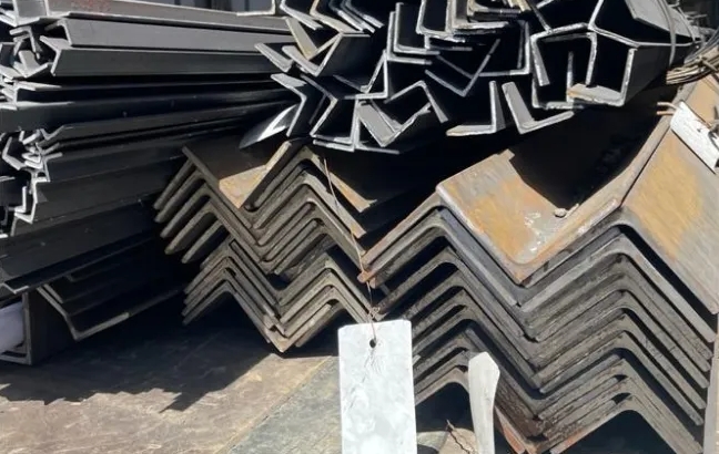 Уголок металлический 12 мм толщиной