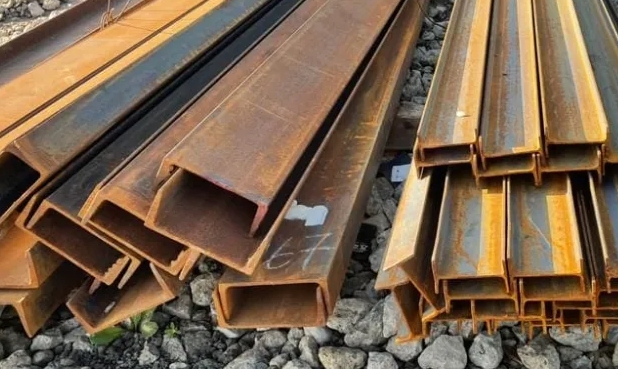 Швеллер стальной 24