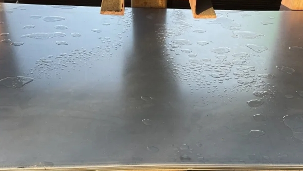 Лист металла толщиной 1.2 мм