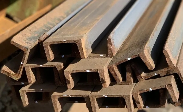 Швеллер стальной в Дмитрове