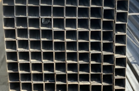 Труба профильная в Реутове