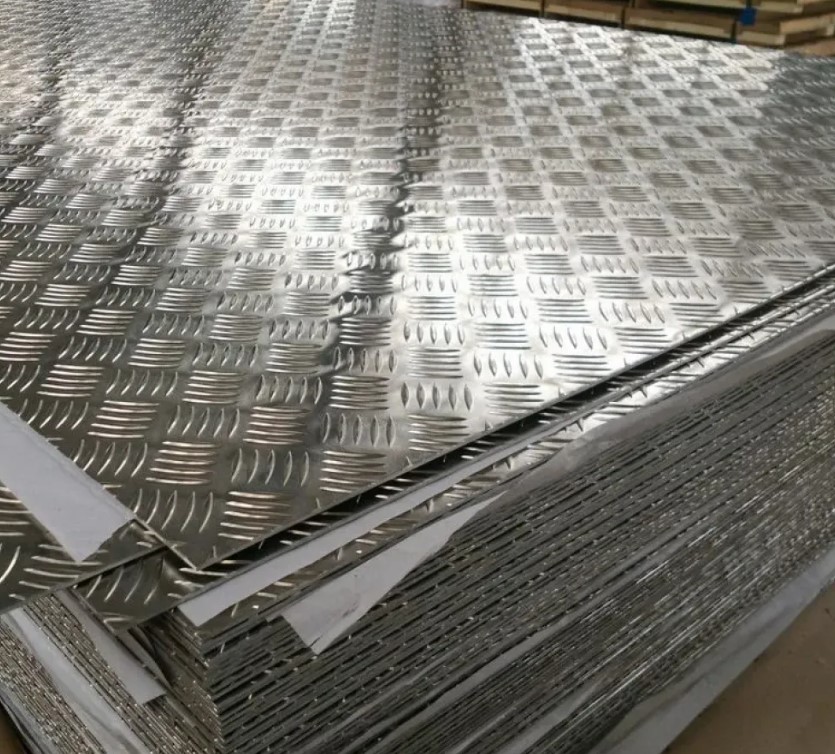 Алюминиевый лист рифлёный купить в Москве