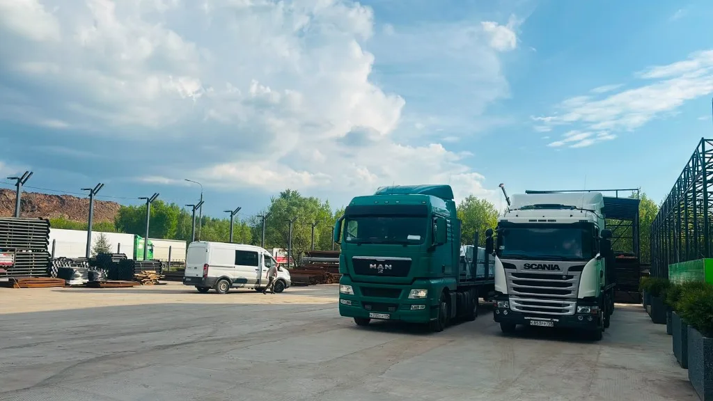 Собственный автопарк для доставки металла — Робметаллсталь